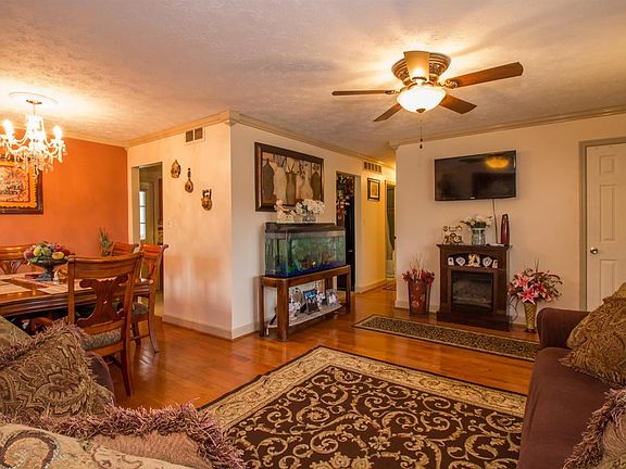 4th image of 328 E Tiverton Way