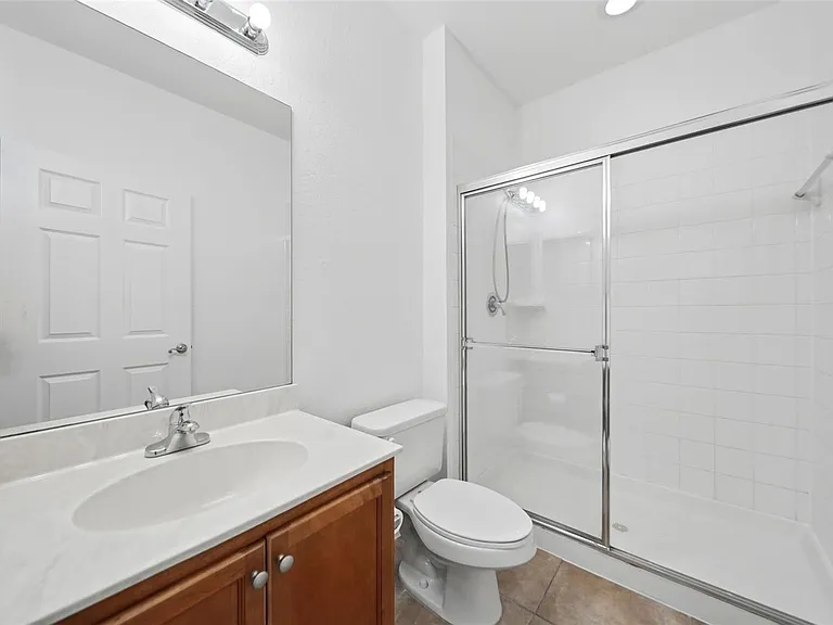 2532 Grand Central Pkwy #8 — Photo 28