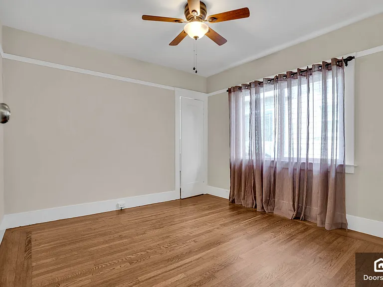 285 Stoakes Ave — Photo 10