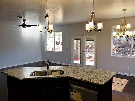 5th image of 97 E Vista Ave