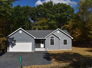 121 Starview Dr, East Stroudsburg, PA 18301