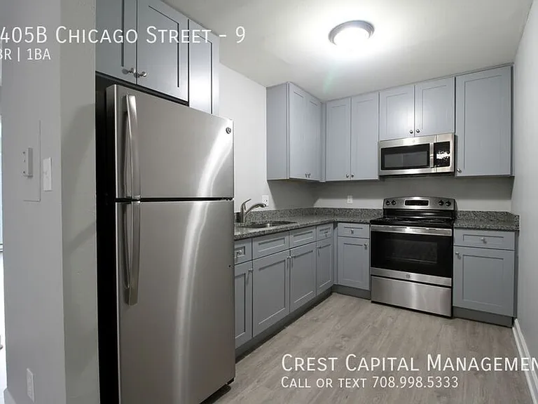1405B E Chicago St #13 — Photo 2