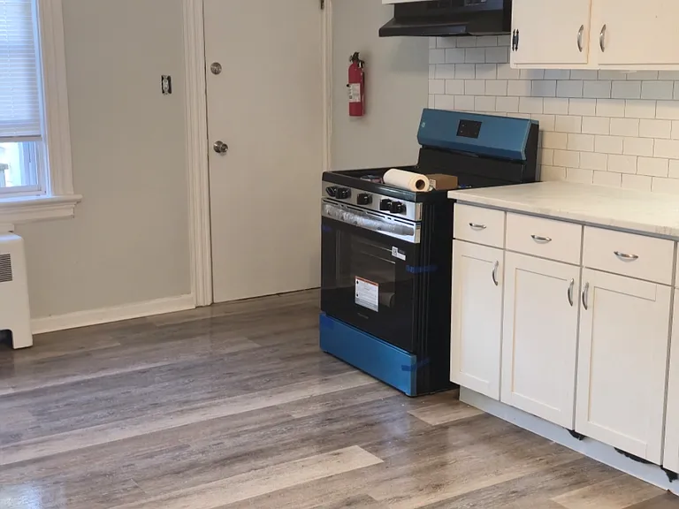 8 Riverdale Ave #8 — Photo 10