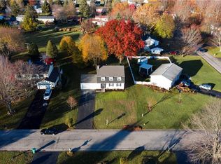 892 Copperkettle Rd, Webster, NY 14580