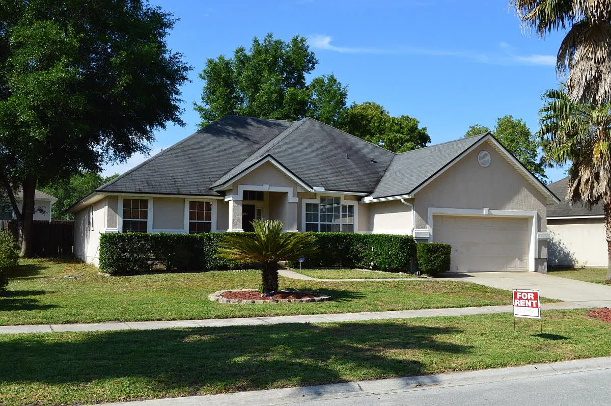 4 bed, 2806 sqft, $2,150 — Photo 1