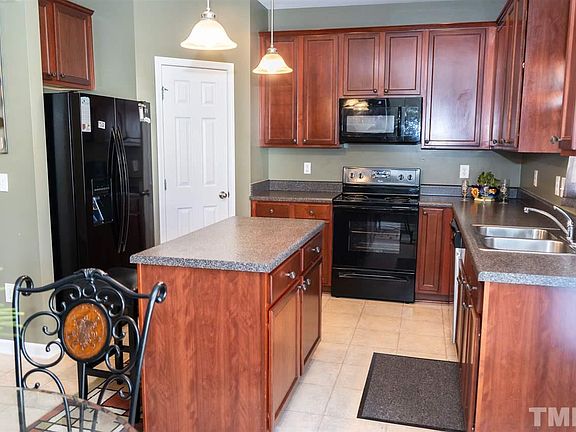 2nd image of 1304 Cozart St #428