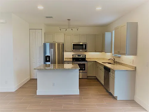 203 Osprey Cir #216 Photo 1