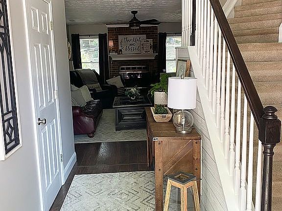 3rd image of 3824 Scarlet Oak Ln