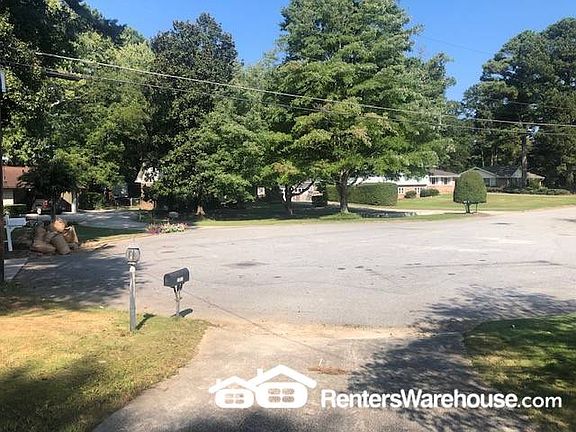 3rd image of 2093 Vista Dale Ct