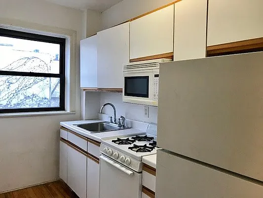 Rented by Twyford Real Estate | media 14