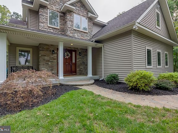 4th image of 38 Fountain Blvd