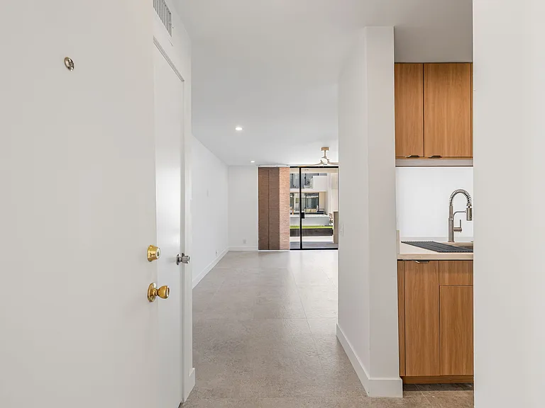 Tennis Court Apartments — Photo 10
