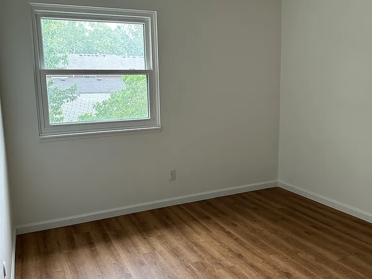 8341 Woodward St — Photo 7