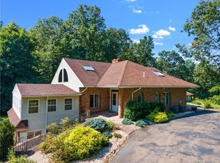 5 Angela Ct, Northford, CT 06472