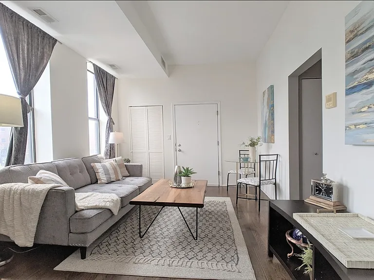950 W Concord Pl — Photo 1