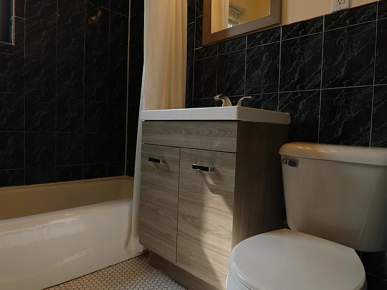 21 Park Vale Ave #11 — Photo 4