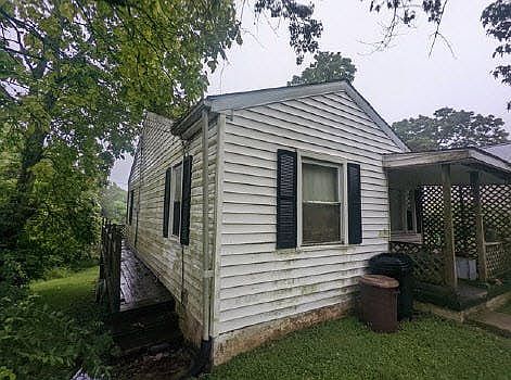 2nd image of 9579 Mason Lewis Rd