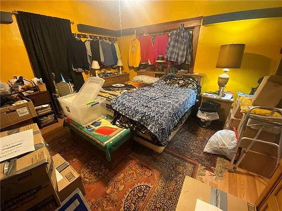 3rd image of 25 Taylor St