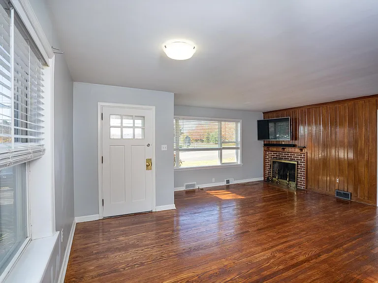 1315 N Atherton St — Photo 3