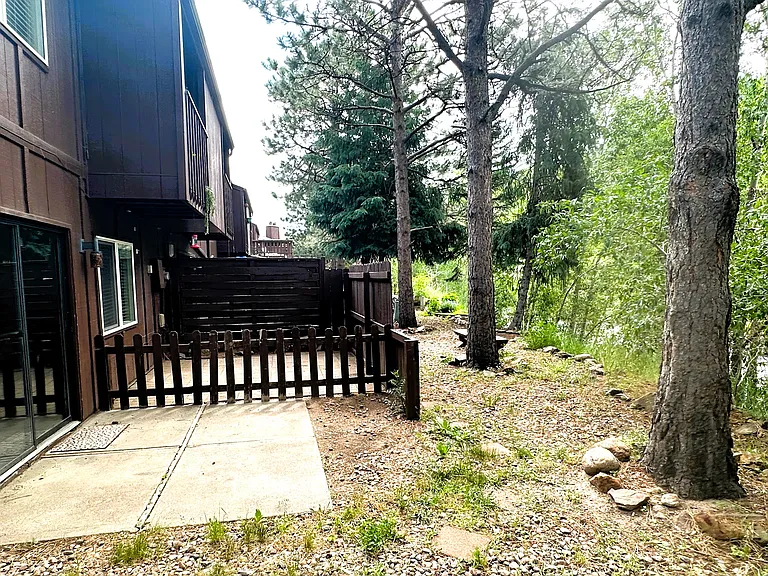 2811 Riverside Dr — Photo 5