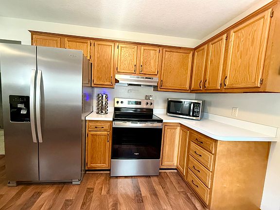 5th image of 8021 McLain Ave