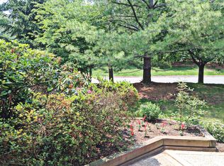 389 Sayre Dr, Princeton, NJ 08540