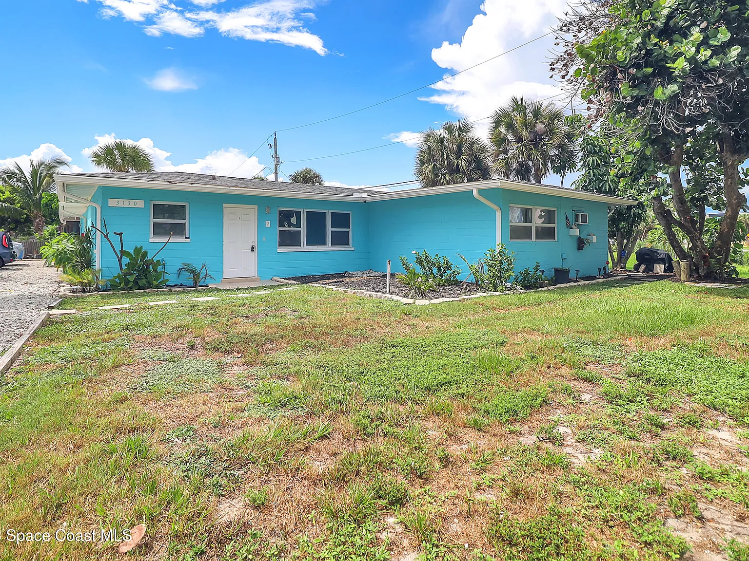 2 bed, 1.0 bath, 1938 sqft, $1,790 — Photo 1