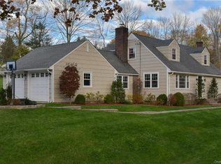 8 Sunset Dr, Armonk, NY 10504