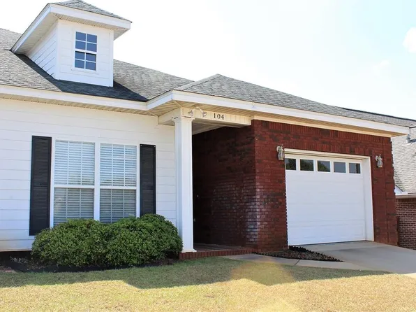 104 Cottage Ave, Enterprise, AL 36330