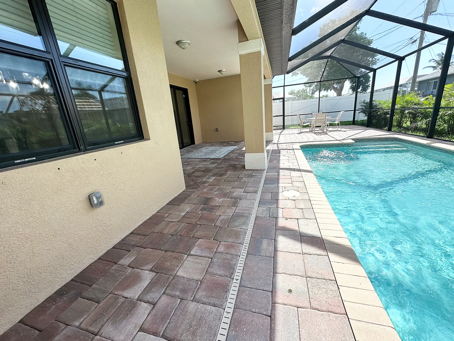 4 bed, 1800 sqft, $2,500 — Photo 4