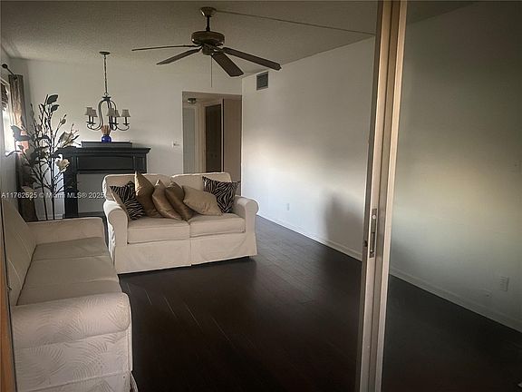 4th image of 9041 Sunrise Lakes Blvd APT 213
