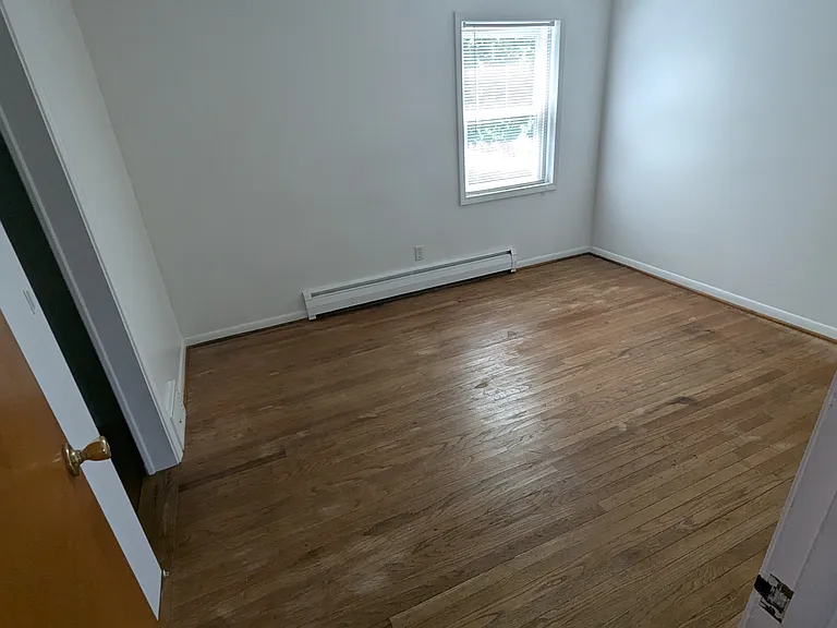384 Martin Rd — Photo 2