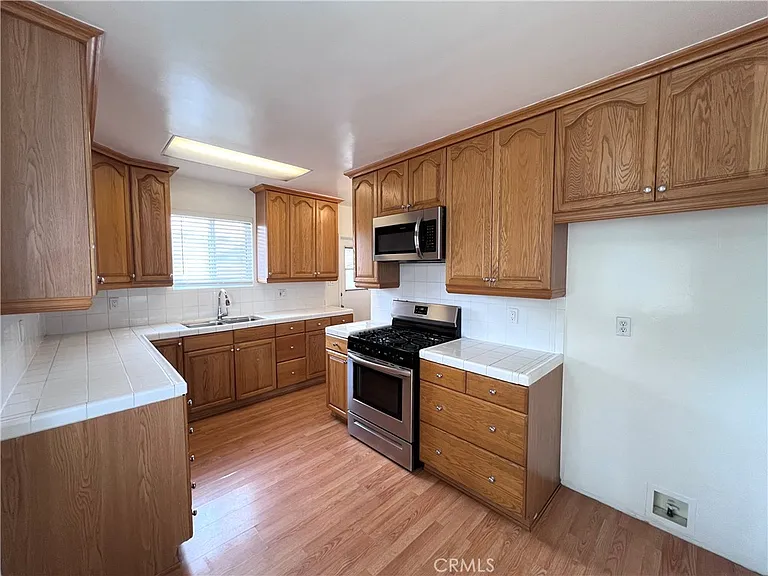 701 Center St — Photo 4