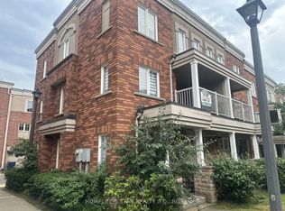 375 Cook Rd #27, Toronto, ON M3J3T6