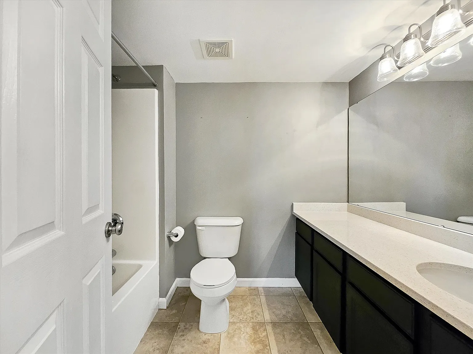 2 bed, 951 sqft, $1,650 — Photo 3