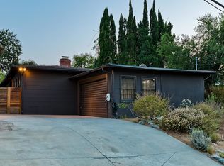 9006 Foothill Blvd, Sunland, CA 91040