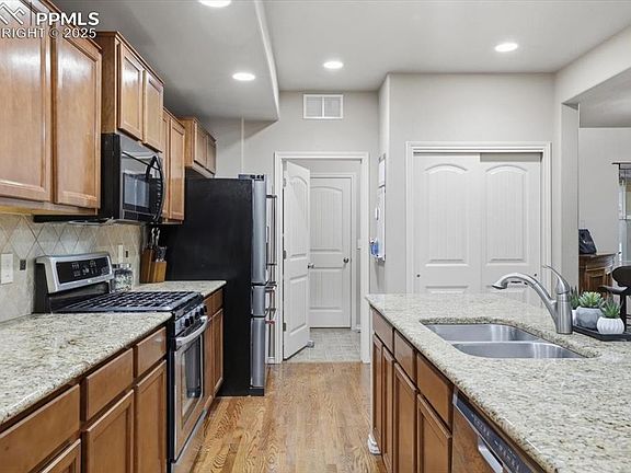 4th image of 2374 Cinnabar Rd