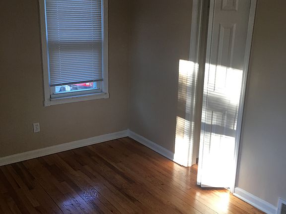 4th image of 1432 11th St