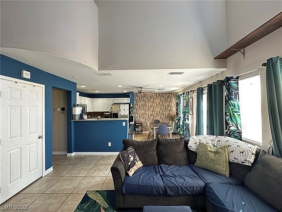 4th image of 10620 Corte Sierra St
