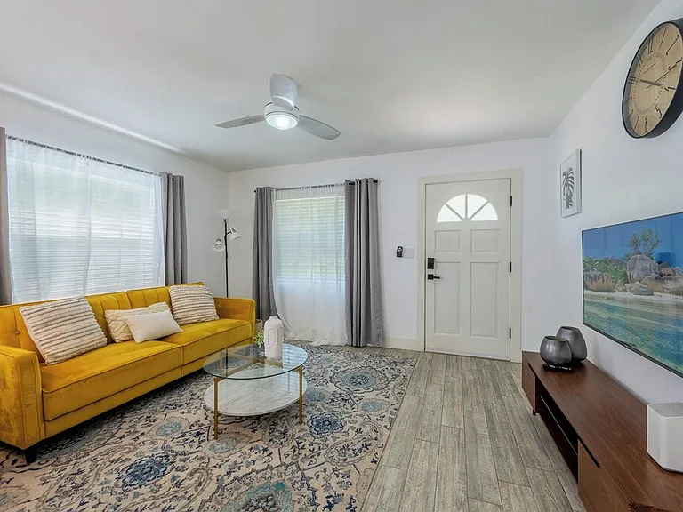 2915 Remington St #2915 — Photo 3