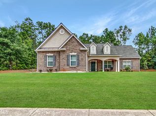 180 Stewart Glen Dr, Covington, GA