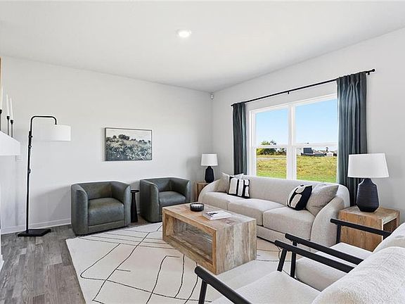 3rd image of 617 Solstice Cir