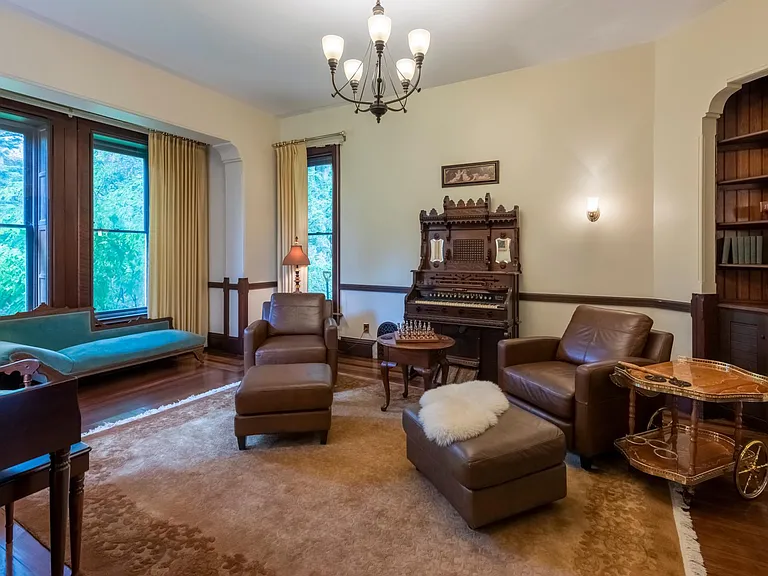 Music/game room