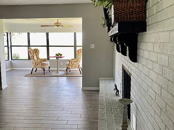 5th image of 5055 Valencia St