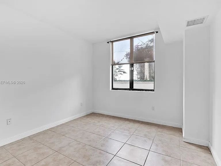 888 S Douglas Rd — Photo 8