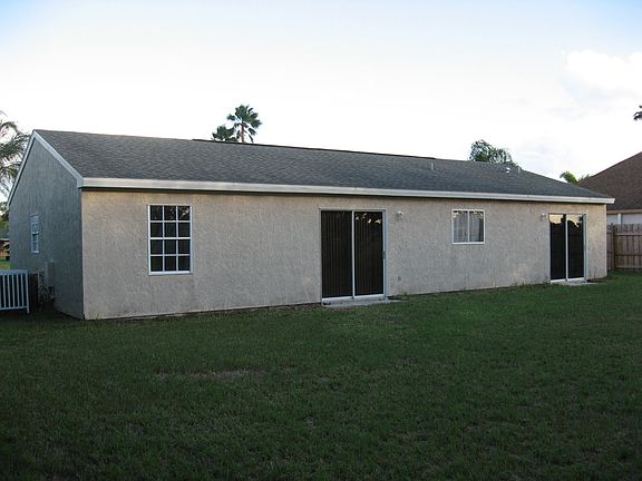 4th image of 1512 SE Arenson Ln