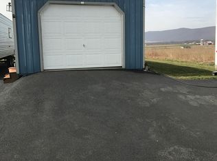 21 Clover Hill Rd, Newburg, PA 17240