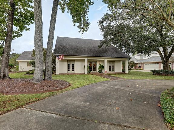 3rd image of 508 W Bayou Pkwy