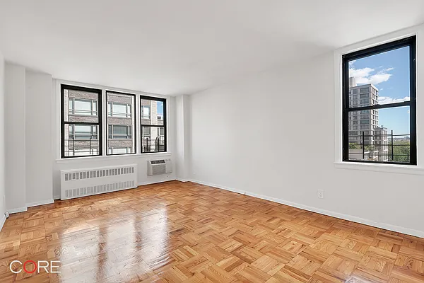 Rented by CORE | media 3