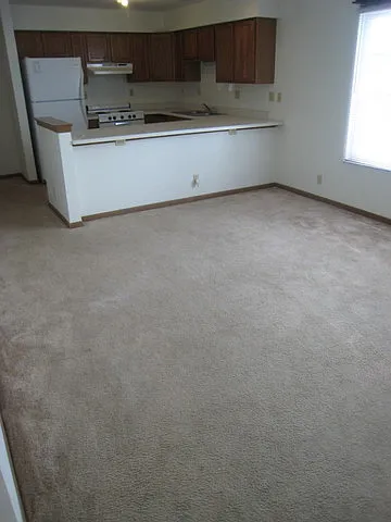 3377 N Oakland Ave — Photo 10